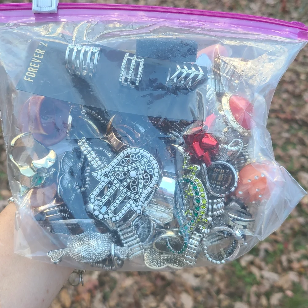 💜 SOLD!!! Assorted Ring Grab Bag - Picture 2 of 8